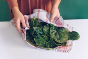 bảo quản rau chân vịt (2)